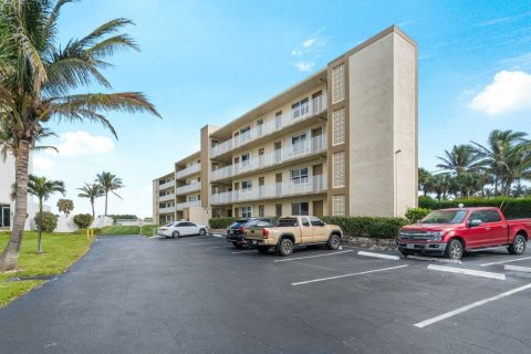 Condominio en venta en Riviera Beach, Florida, 2 dormitorios, 80.64 m2 № 1018012 - foto 15