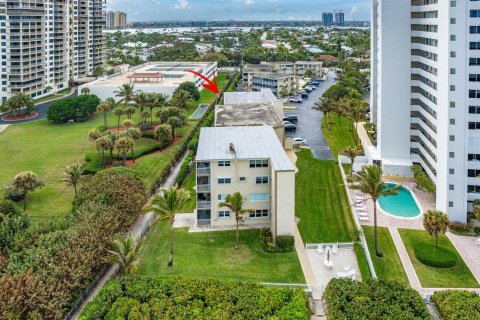 Condominio en venta en Riviera Beach, Florida, 2 dormitorios, 80.64 m2 № 1018012 - foto 13