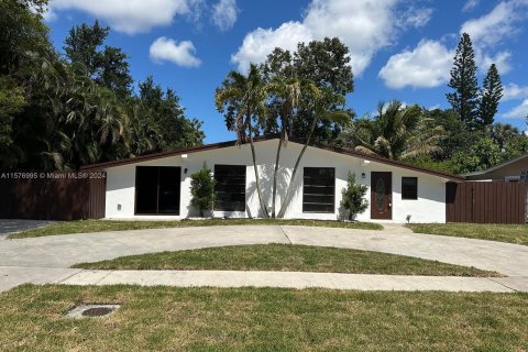 House in Margate, Florida 3 bedrooms, 159.7 sq.m. № 1241917 - photo 20