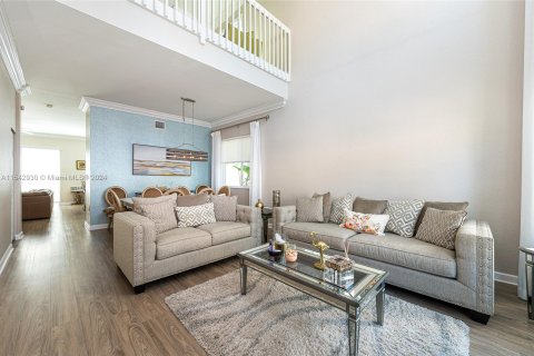 Villa ou maison à vendre à Dania Beach, Floride: 3 chambres, 221.85 m2 № 1040471 - photo 2