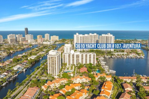 Condominio en venta en Aventura, Florida, 2 dormitorios, 110.27 m2 № 1097840 - foto 2