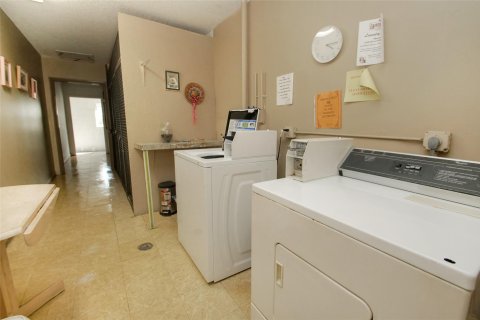 Condominio en venta en Margate, Florida, 1 dormitorio, 68.19 m2 № 1097839 - foto 3