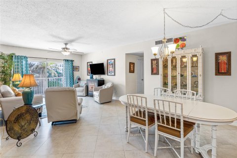 Copropriété à vendre à Hollywood, Floride: 2 chambres, 111.48 m2 № 1045395 - photo 18