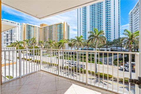 Copropriété à vendre à Hollywood, Floride: 2 chambres, 111.48 m2 № 1045395 - photo 21