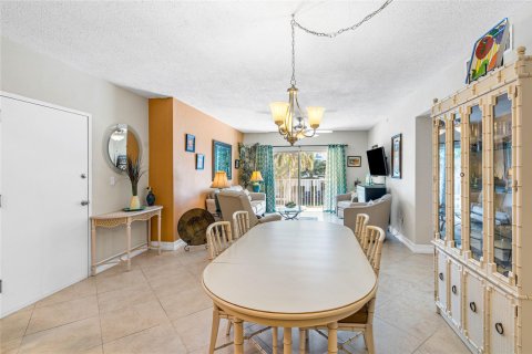 Copropriété à vendre à Hollywood, Floride: 2 chambres, 111.48 m2 № 1045395 - photo 19