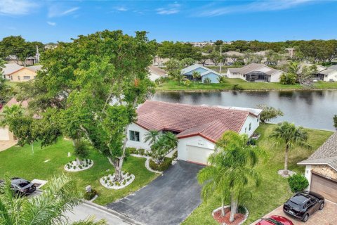 Villa ou maison à vendre à Tamarac, Floride: 2 chambres, 176.79 m2 № 1045444 - photo 19