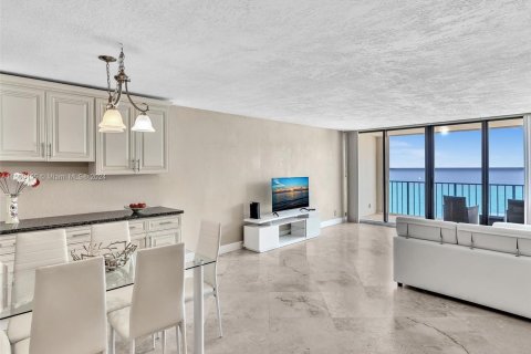 Copropriété à vendre à Hollywood, Floride: 1 chambre, 92.9 m2 № 1065143 - photo 10