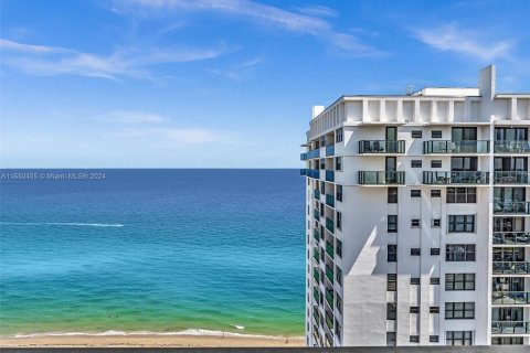 Condominio en venta en Hollywood, Florida, 1 dormitorio, 92.9 m2 № 1065143 - foto 21