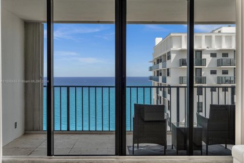 Condominio en venta en Hollywood, Florida, 1 dormitorio, 92.9 m2 № 1065143 - foto 14