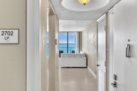 Copropriété à vendre à Hollywood, Floride: 1 chambre, 92.9 m2 № 1065143 - photo 2