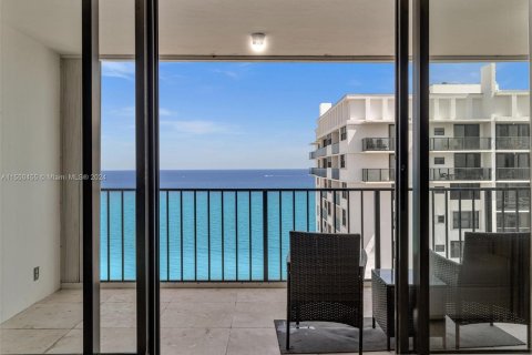 Condominio en venta en Hollywood, Florida, 1 dormitorio, 92.9 m2 № 1065143 - foto 15