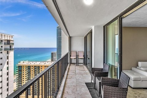 Condominio en venta en Hollywood, Florida, 1 dormitorio, 92.9 m2 № 1065143 - foto 17