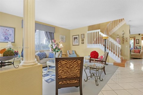 Villa ou maison à vendre à Miramar, Floride: 4 chambres, 323.21 m2 № 1047433 - photo 8