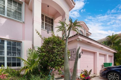 Villa ou maison à vendre à Miramar, Floride: 4 chambres, 323.21 m2 № 1047433 - photo 6