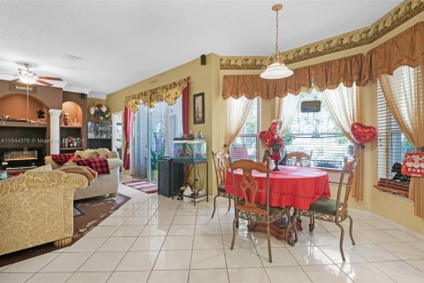 House in Miramar, Florida 4 bedrooms, 323.21 sq.m. № 1047433 - photo 25