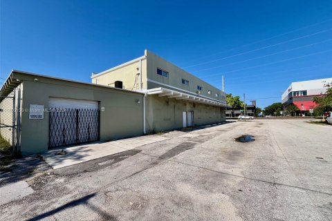 Propiedad comercial en venta en Hollywood, Florida № 1216573 - foto 3