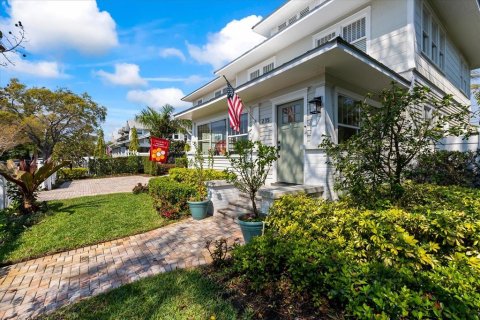 Villa ou maison à louer à Saint Petersburg, Floride: 5 chambres, 324.6 m2 № 1354984 - photo 4