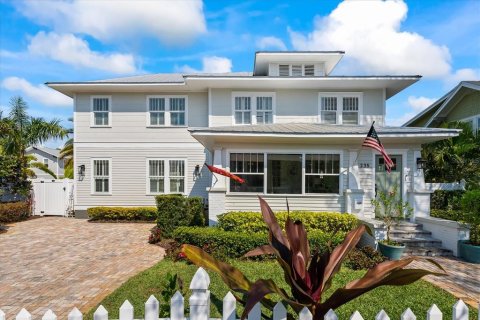 Villa ou maison à louer à Saint Petersburg, Floride: 5 chambres, 324.6 m2 № 1354984 - photo 1