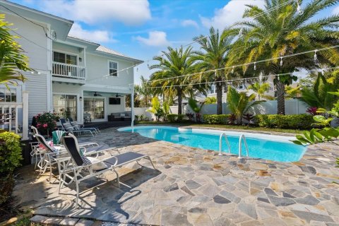 Villa ou maison à louer à Saint Petersburg, Floride: 5 chambres, 324.6 m2 № 1354984 - photo 2