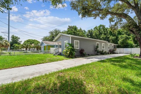 House in Tampa, Florida 3 bedrooms, 85.47 sq.m. № 1307297 - photo 8