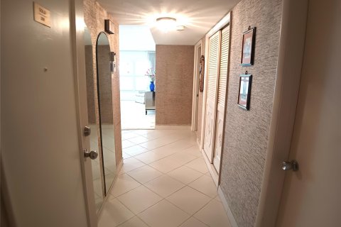 Condo in Fort Lauderdale, Florida, 1 bedroom  № 1022401 - photo 16