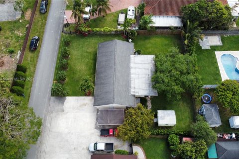 House in Miami, Florida 3 bedrooms, 134.89 sq.m. № 1075123 - photo 28