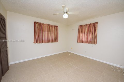 House in Miami, Florida 3 bedrooms, 134.89 sq.m. № 1075123 - photo 16