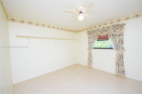 House in Miami, Florida 3 bedrooms, 134.89 sq.m. № 1075123 - photo 17