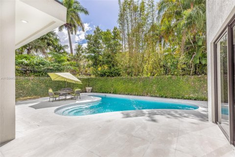 Villa ou maison à vendre à Miami, Floride: 6 chambres, 404.31 m2 № 1075163 - photo 5
