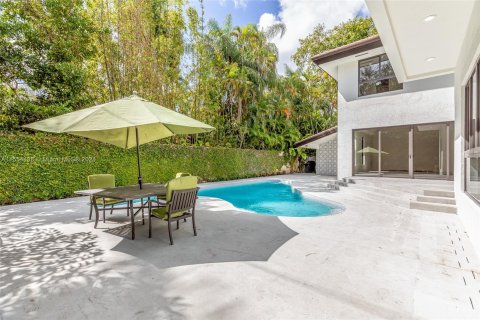Villa ou maison à vendre à Miami, Floride: 6 chambres, 404.31 m2 № 1075163 - photo 2