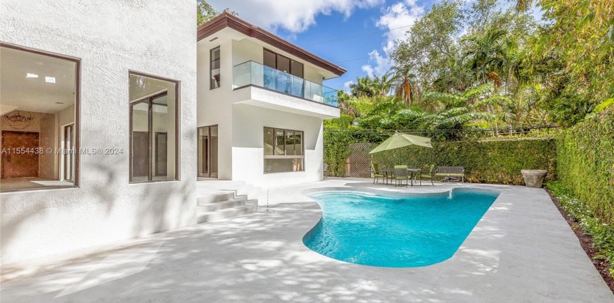 Villa ou maison à Miami, Floride 6 chambres, 404.31 m2 № 1075163