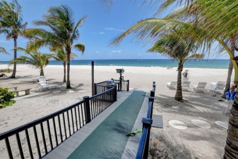 Copropriété à vendre à Pompano Beach, Floride: 2 chambres, 141.21 m2 № 1054914 - photo 9