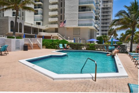 Condominio en venta en Pompano Beach, Florida, 2 dormitorios, 141.21 m2 № 1054914 - foto 7
