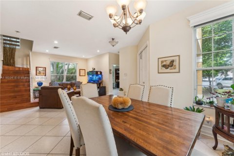 Casa en venta en Miramar, Florida, 5 dormitorios, 244.98 m2 № 1294062 - foto 5