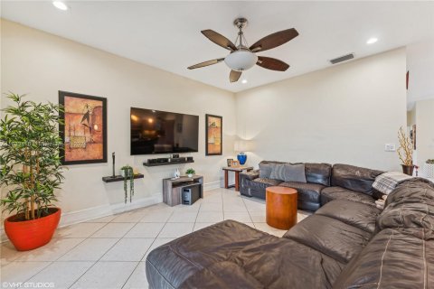 Casa en venta en Miramar, Florida, 5 dormitorios, 244.98 m2 № 1294062 - foto 11