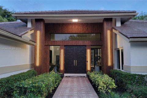 Villa ou maison à vendre à Parkland, Floride: 5 chambres, 776.11 m2 № 1049682 - photo 1