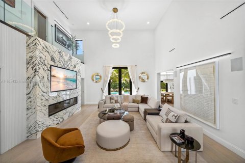 Casa en venta en Miami Beach, Florida, 5 dormitorios, 386.47 m2 № 1351664 - foto 13