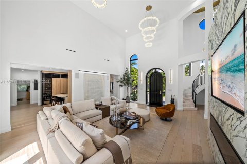 Villa ou maison à vendre à Miami Beach, Floride: 5 chambres, 386.47 m2 № 1351664 - photo 12