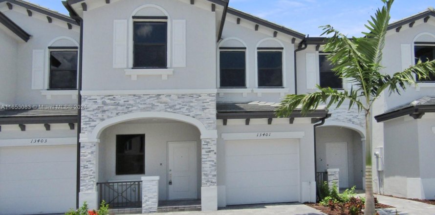 Townhouse in Homestead, Florida 3 bedrooms, 157.47 sq.m. № 1351665