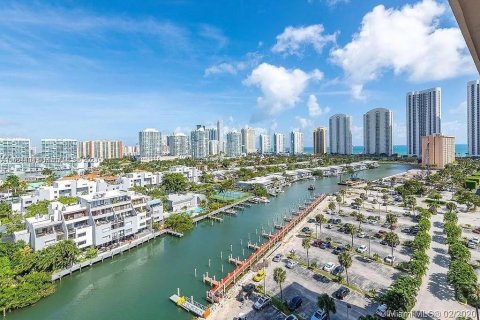 Copropriété à louer à Sunny Isles Beach, Floride: 41.62 m2 № 1351643 - photo 5