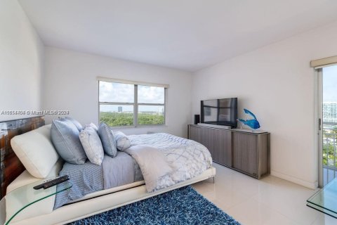 Copropriété à louer à Sunny Isles Beach, Floride: 41.62 m2 № 1351643 - photo 6