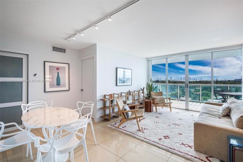 Copropriété à vendre à Miami Beach, Floride: 2 chambres, 94.76 m2 № 1291354 - photo 14