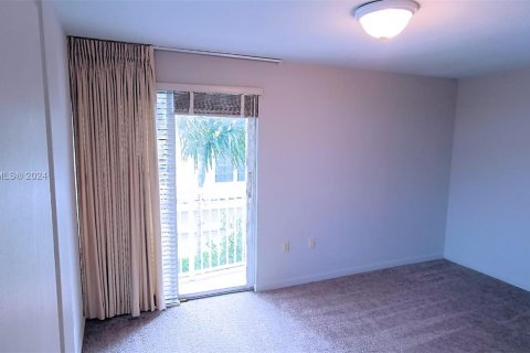 Купить таунхаус в Майами-Бич, Флорида 3 спальни, 139.17м2, № 1071105 - фото 18