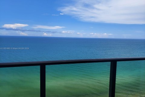 Condo in Hollywood, Florida, 1 bedroom  № 1071071 - photo 12