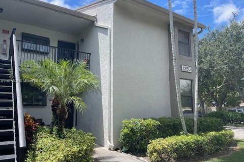 Copropriété à vendre à Deerfield Beach, Floride: 2 chambres, 85.1 m2 № 1399494 - photo 1