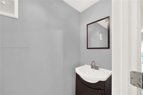 Condominio en venta en Miami, Florida, 1 dormitorio, 74.41 m2 № 1399495 - foto 10