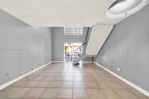 Condominio en venta en Miami, Florida, 1 dormitorio, 74.41 m2 № 1399495 - foto 13