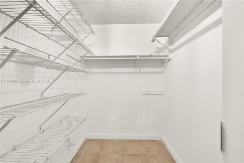 Condominio en venta en Miami, Florida, 1 dormitorio, 74.41 m2 № 1399495 - foto 21