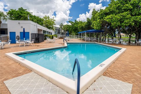 Copropriété à vendre à Tamarac, Floride: 2 chambres, 88.26 m2 № 1294325 - photo 20