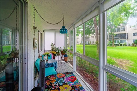 Copropriété à vendre à Tamarac, Floride: 2 chambres, 88.26 m2 № 1294325 - photo 3